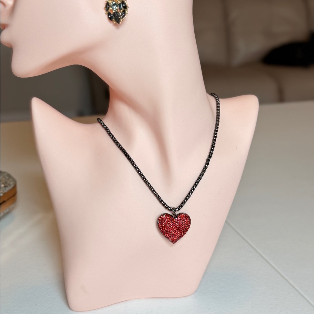 ⚜️ Vamp Red Heart Pendant Necklace - Picture 7 of 9